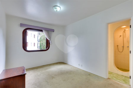 Apartamento à venda com 4 quartos, sendo 2 suítes, em Granja Julieta, São Paulo, SP
