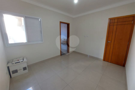 Sobrado à venda com 3 suítes em Jardim Marisa, São Paulo, SP