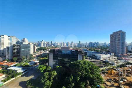 Apartamento à venda com 4 suítes em Jardim das Acácias, São Paulo, SP