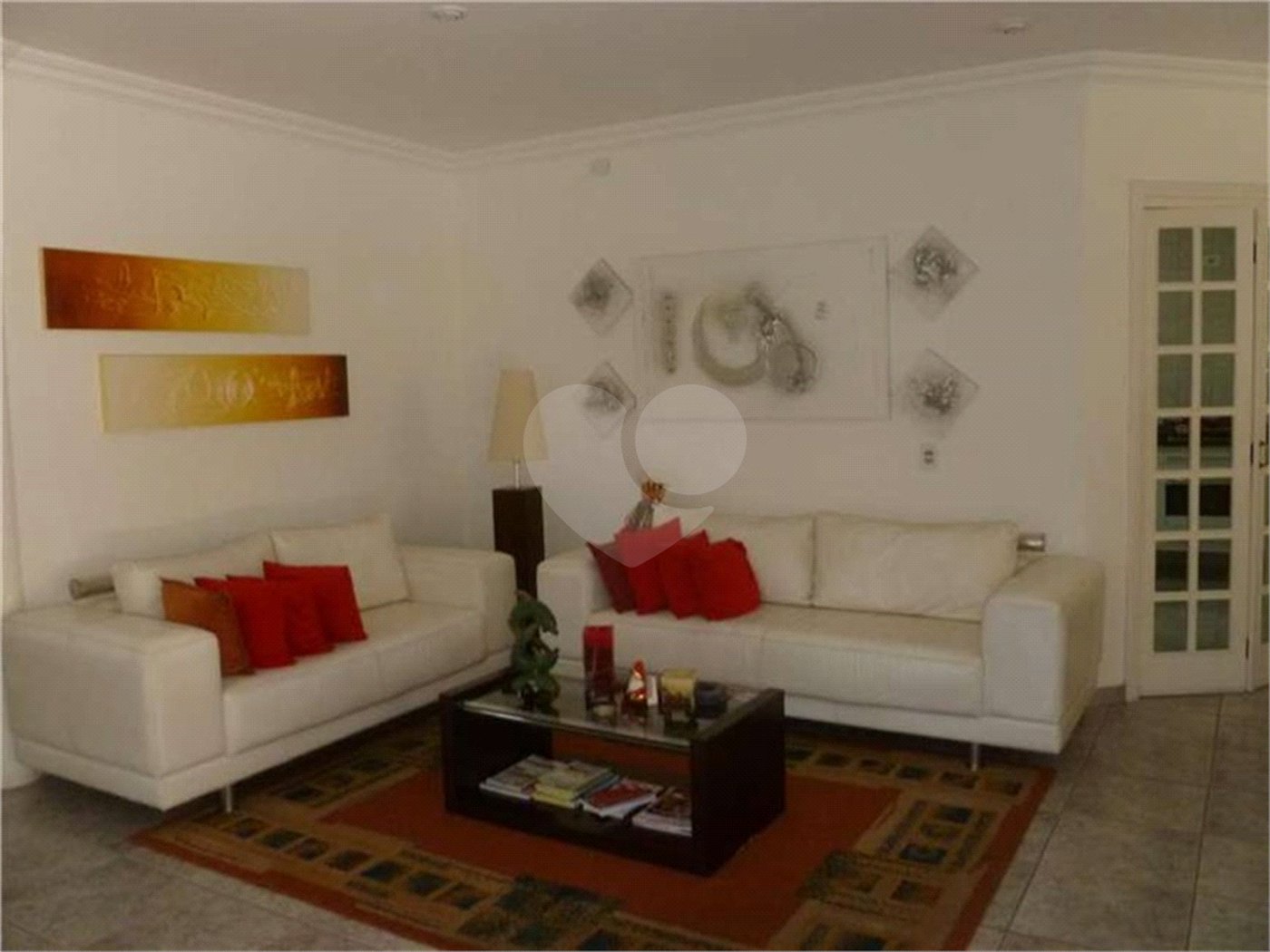 Casa à venda com 3 quartos, sendo 1 suíte, no condomínio Vivenda das Vinhas, Vinhedo - SP