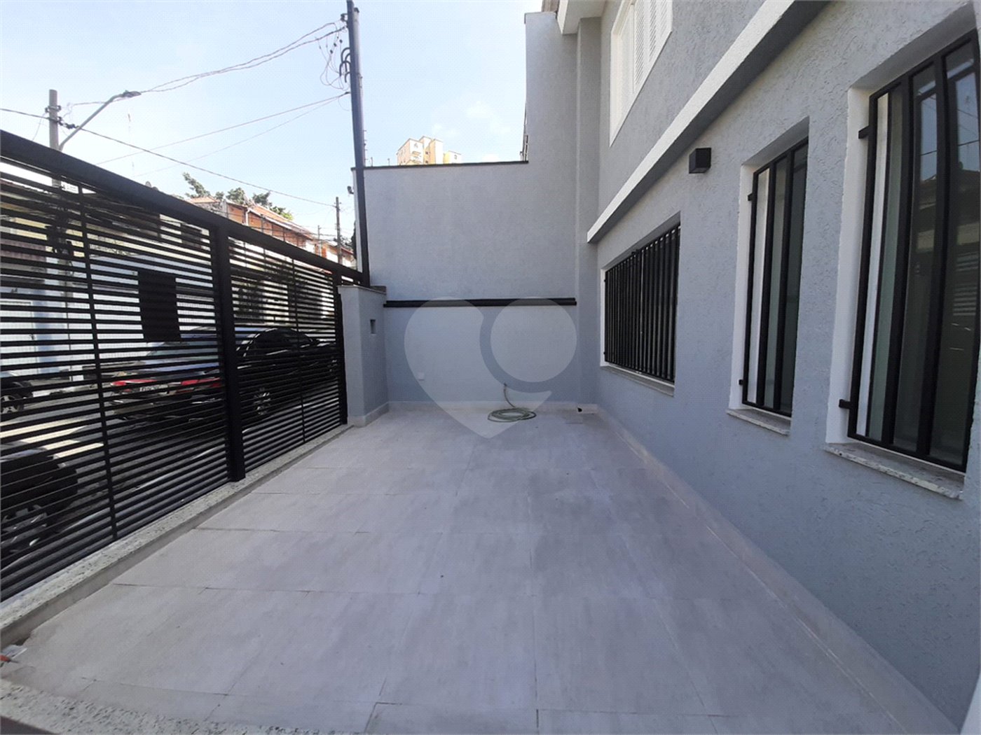 Sobrado à venda com 4 quartos, sendo 3 suítes, em Vila Paulicéia, São Paulo, SP