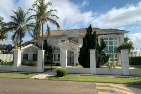 Casa à venda com 5 quartos, sendo 4 suítes, no condomínio Santa Teresa, Itupeva - SP