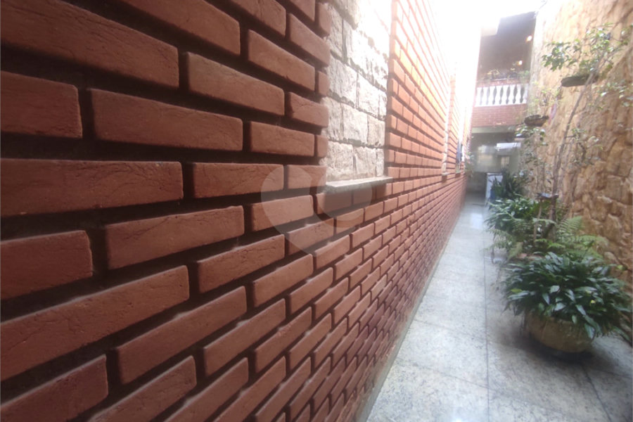 Sobrado à venda com 3 quartos, sendo 1 suíte,  em Vila Paiva, São Paulo, SP
