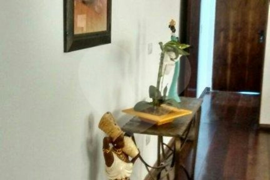 Casa Térrea à venda com 3 quartos, sendo 1 suíte,  em Jardim Peri, São Paulo, SP