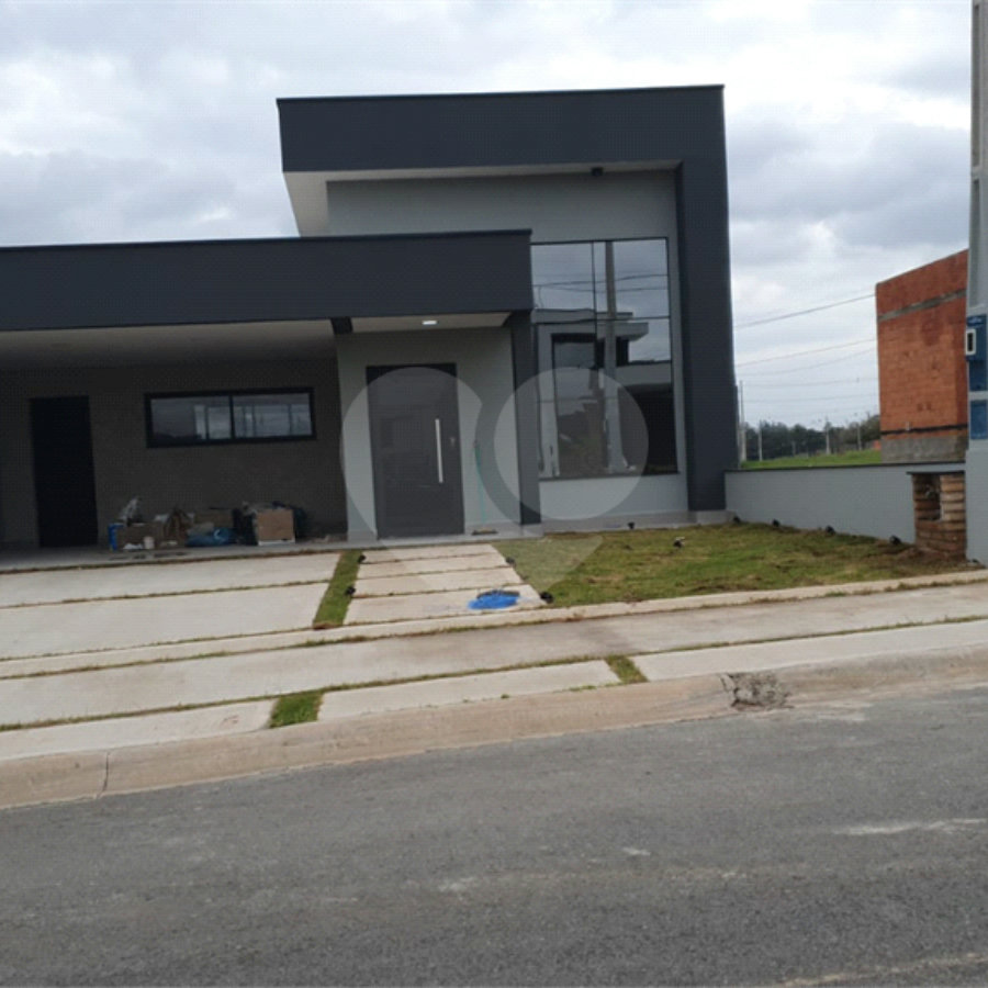 Casa à venda com 3 quartos, sendo 1 suíte, no condomínio Residencial Evidências, Indaiatuba - SP