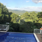 Casa à venda com 4 quartos, sendo 3 suítes, no condomínio Alpes da Cantareira, Mairiporã - SP