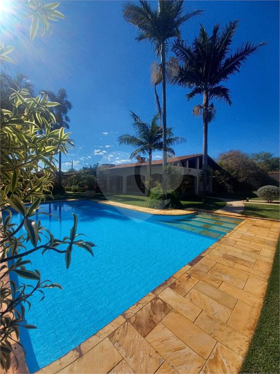 Casa à venda com 5 quartos, sendo 2 suítes, no condomínio Estância Marambaia, Vinhedo - SP
