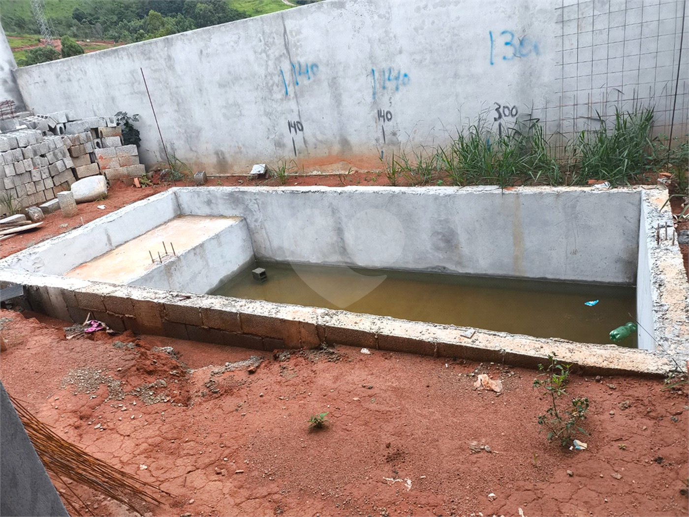 Casa à venda com 3 quartos, sendo 1 suíte, no condomínio Loteamento Parque Residencial Serras de Atibaia Ii, Atibaia - SP