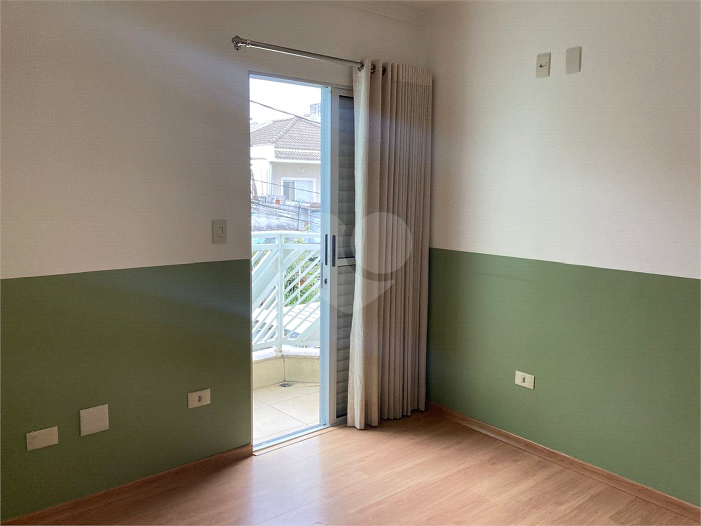 Sobrado à venda com 3 quartos, sendo 1 suíte, em Vila Constança, São Paulo, SP