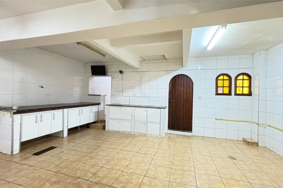 Sobrado à venda ou para alugar com 15 quartos em Tremembé, São Paulo, SP