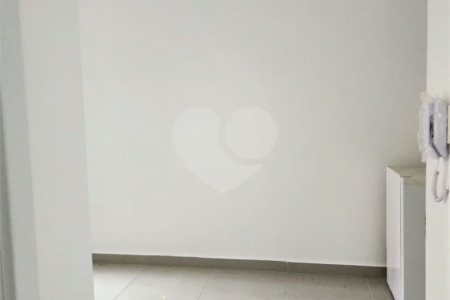 Casa à venda com 2 quartos, sendo 1 suíte, no condomínio Residencial Sanches, São Paulo - SP
