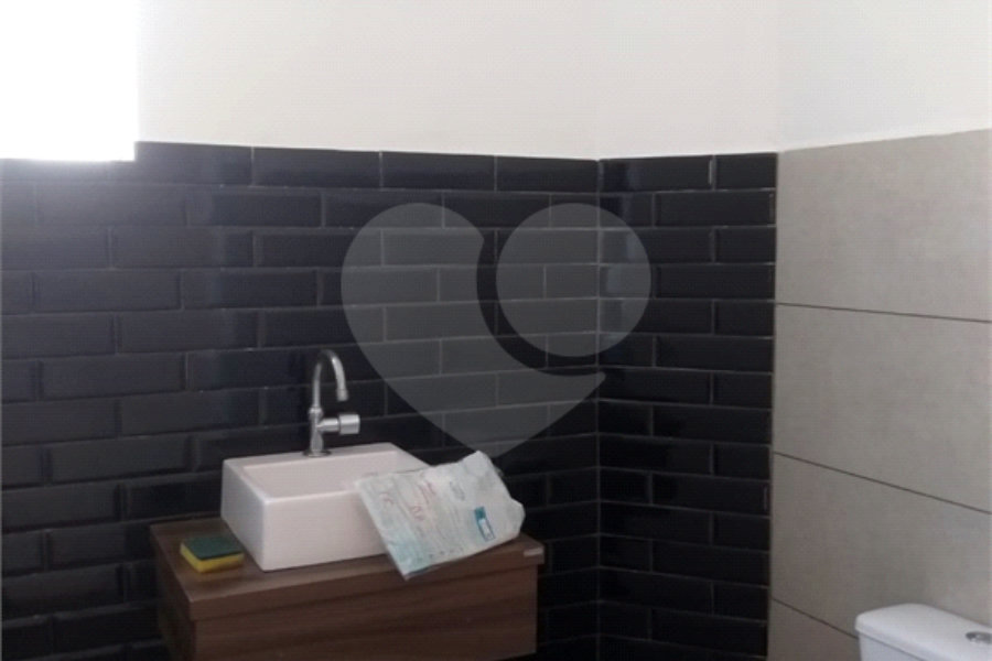 Sobrado à venda com 3 quartos em Bom Retiro, São Paulo, SP