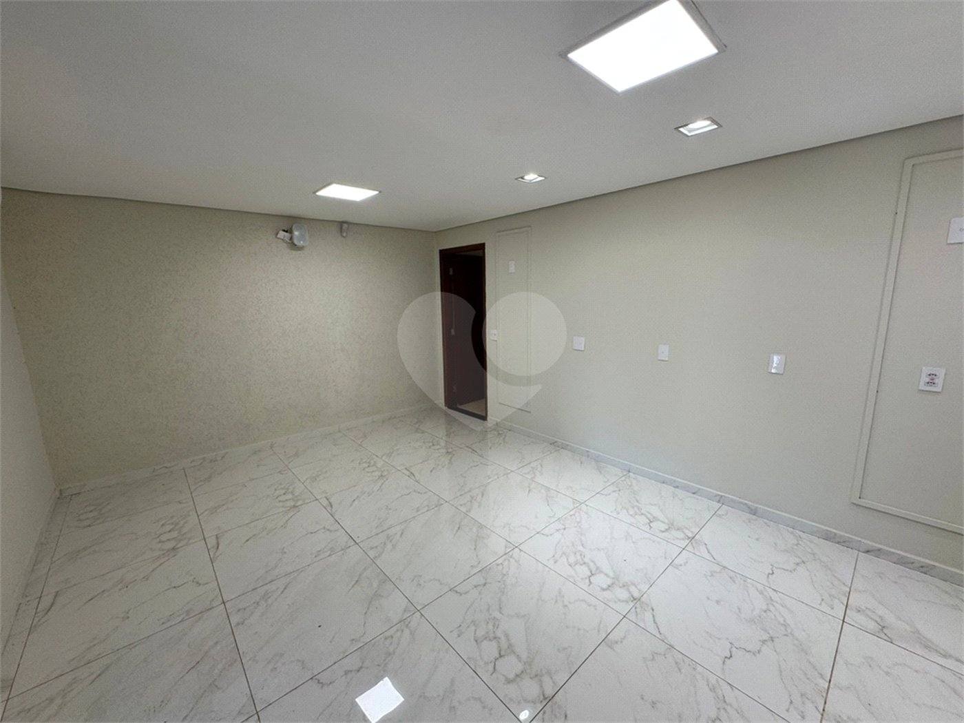 Imóvel comercial á venda, com 766m2 de terreno, em São Carlos-SP