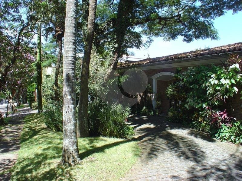 Casa à venda com 4 quartos, sendo 1 suíte, em Brooklin Velho, São Paulo, SP