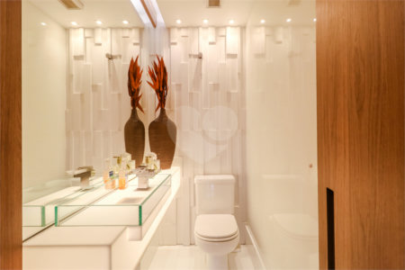 Apartamento à venda com 3 suítes em Cidade Monções, São Paulo, SP
