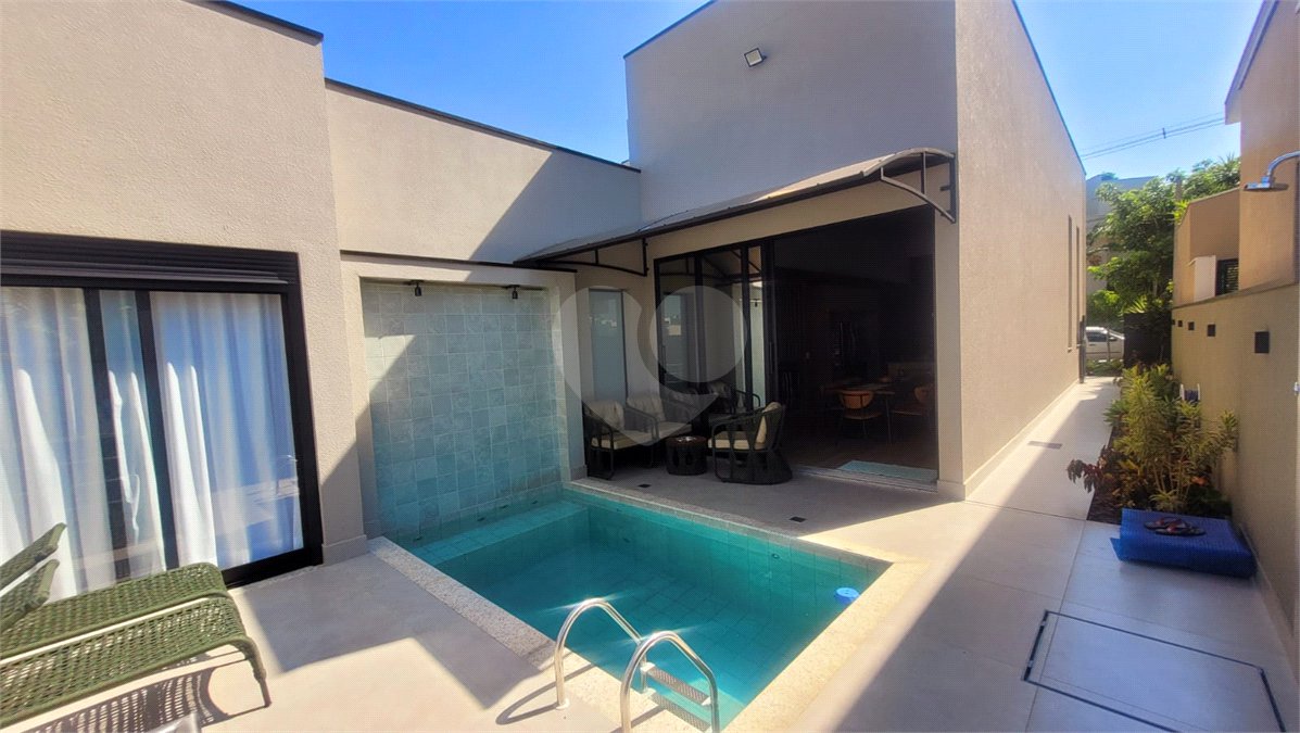 Casa à venda com 4 suítes no condomínio Sta Morriz, Campinas - SP