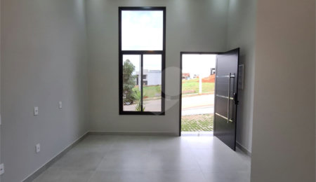 Casa à venda com 3 quartos, sendo 1 suíte,  no condomínio Helena Maria, Sorocaba - SP