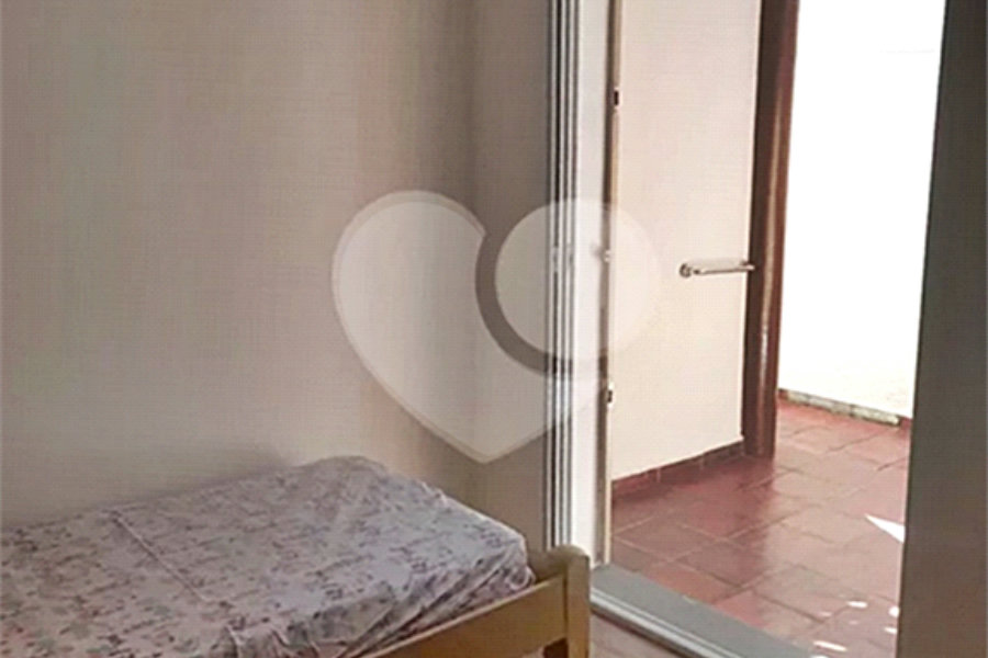 Sobrado à venda com 4 quartos, sendo 1 suíte, em Tremembé, São Paulo, SP