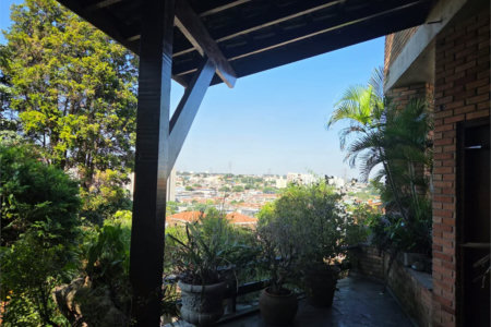 Casa à venda com 4 quartos, sendo 2 suítes, em Cidade São Francisco, São Paulo, SP