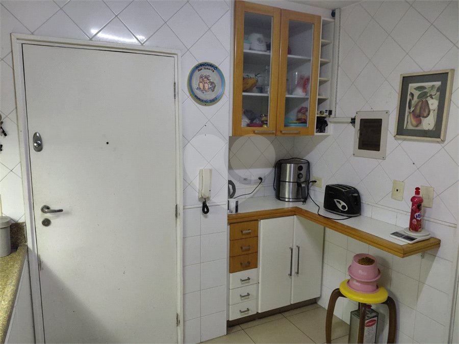 Apartamento para alugar com 3 quartos, sendo 1 suíte, em Cerqueira César, São Paulo, SP