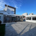 Casa à venda com 8 quartos, sendo 2 suítes, em Flórida, Praia Grande, SP