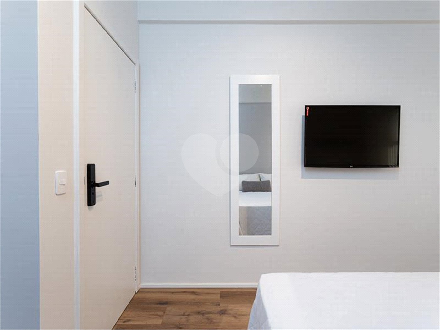 Apartamento à venda com 4 quartos, sendo 1 suíte, em Pinheiros, São Paulo, SP