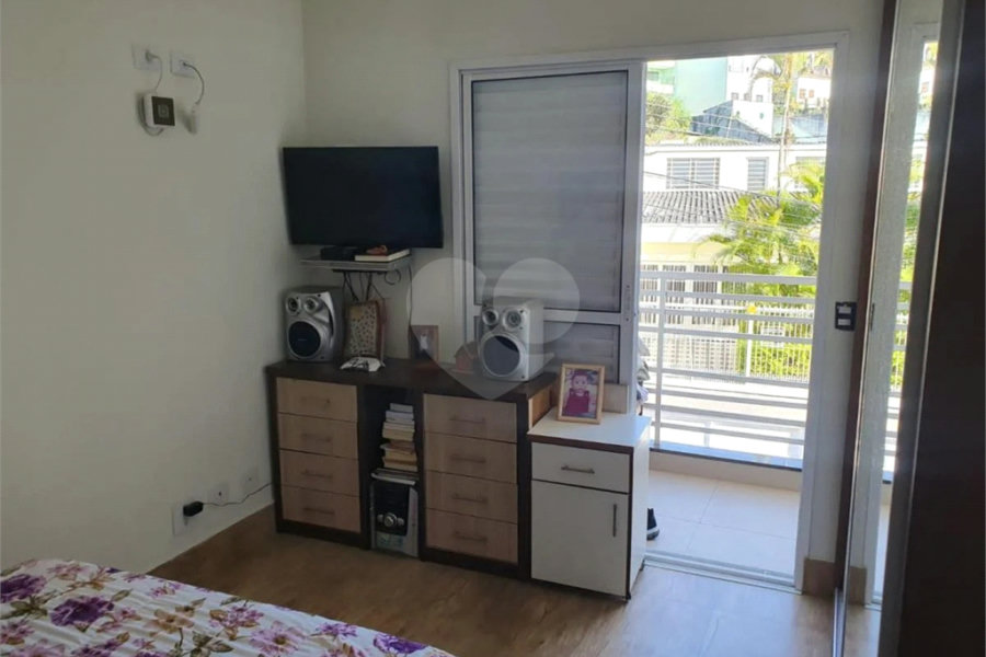 Sobrado à venda com 3 suítes em Horto, São Paulo, SP