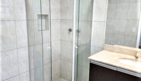 Sobrado à venda com 3 quartos, sendo 1 suíte,  em Campo Grande, São Paulo, SP