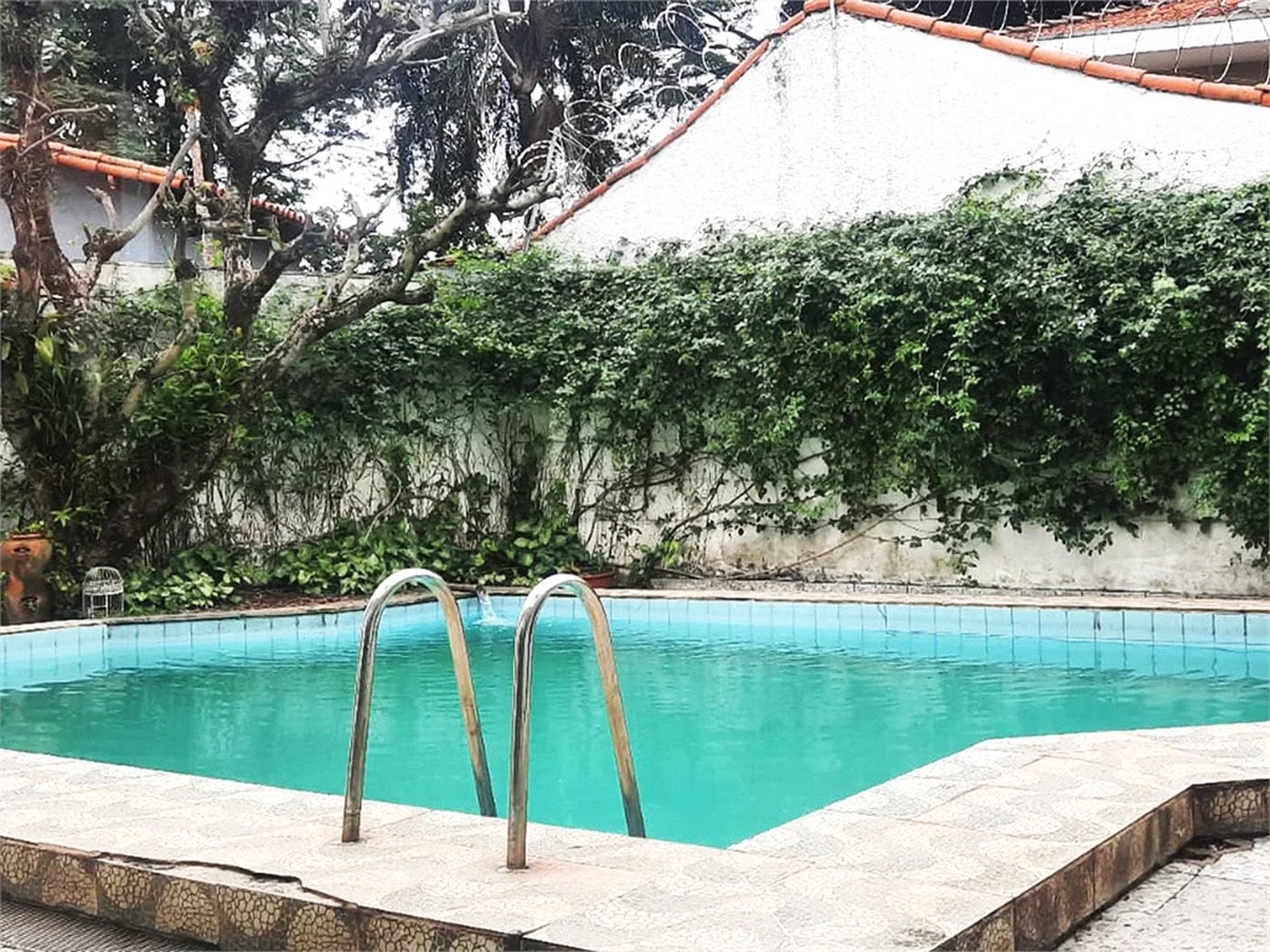 Sobrado à venda com 4 quartos, sendo 2 suítes,  em Bela Aliança, São Paulo, SP