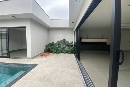 Casa à venda com 3 suítes no condomínio Portal dos Bandeirantes, Salto - SP