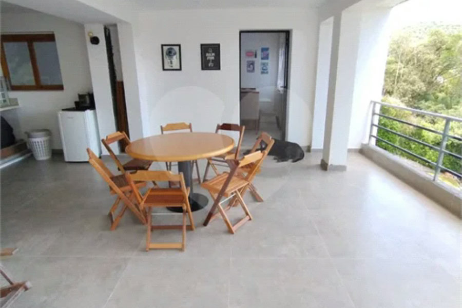 Casa à venda ou para alugar com 3 quartos, sendo 1 suíte, no condomínio Alpes da Cantareira, Mairiporã - SP