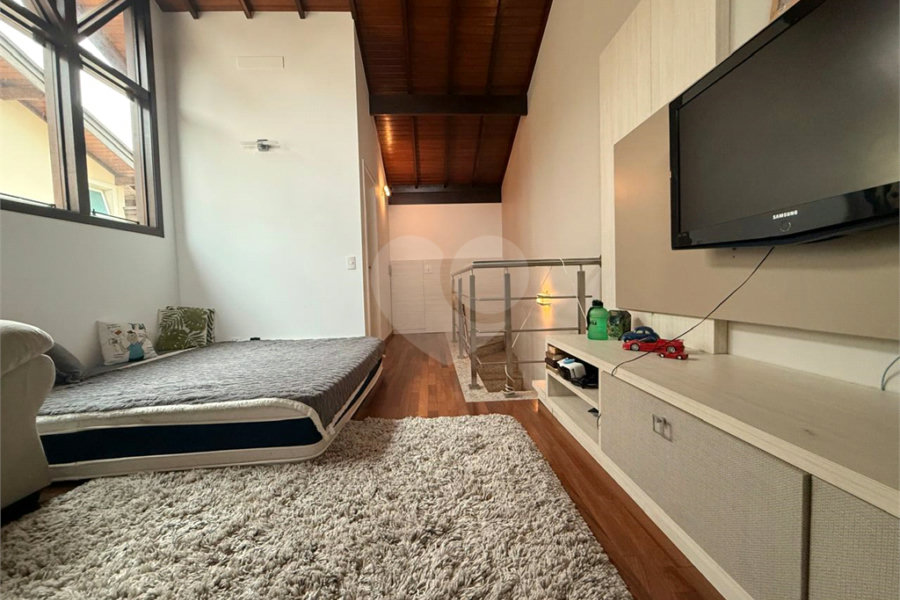 Casa à venda com 4 quartos, sendo 2 suítes, no condomínio Florada da Serra, São Paulo - SP