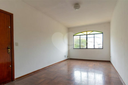 Sobrado à venda com 3 quartos, sendo 1 suíte, em Vila Vasconcelos, São Paulo, SP