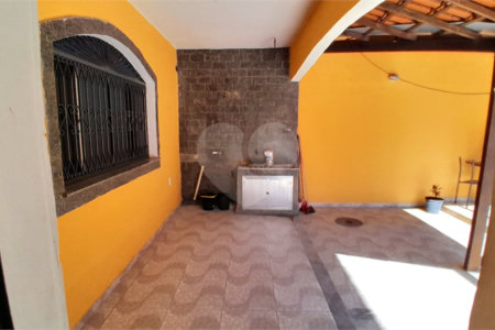 Casa à venda com 3 quartos, sendo 1 suíte, em Campo Grande, Rio de Janeiro, RJ