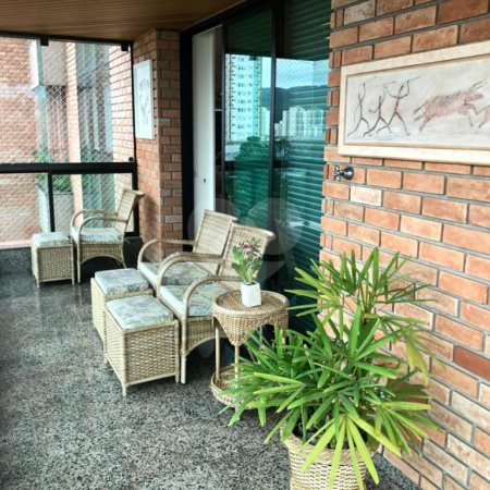 Apartamento à venda com 4 suítes em Vila Oliveira, Mogi das Cruzes, SP