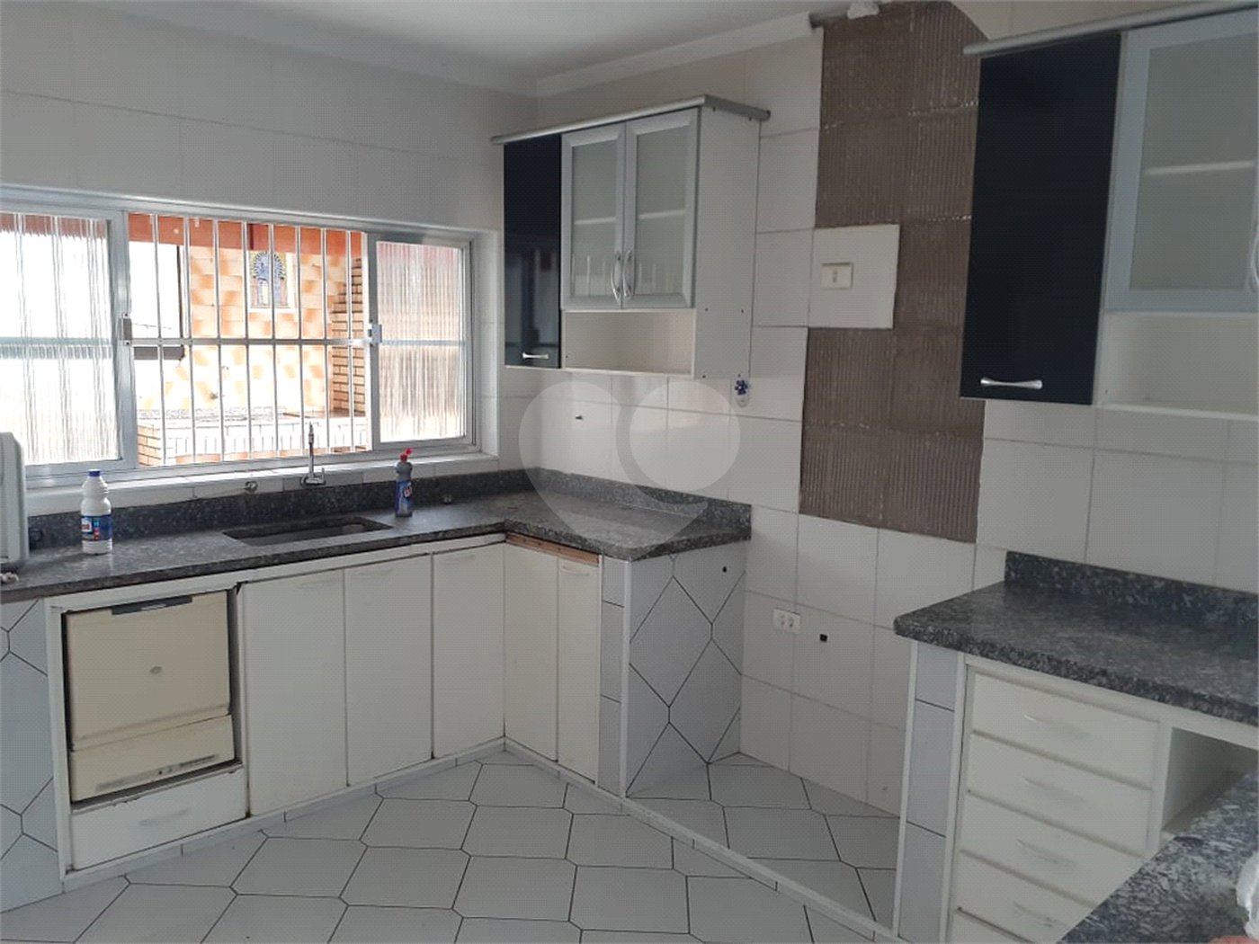 Sobrado à venda com 4 quartos, sendo 2 suítes, em Tremembé, São Paulo, SP