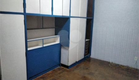Sobrado à venda com 3 quartos em Bom Retiro, São Paulo, SP