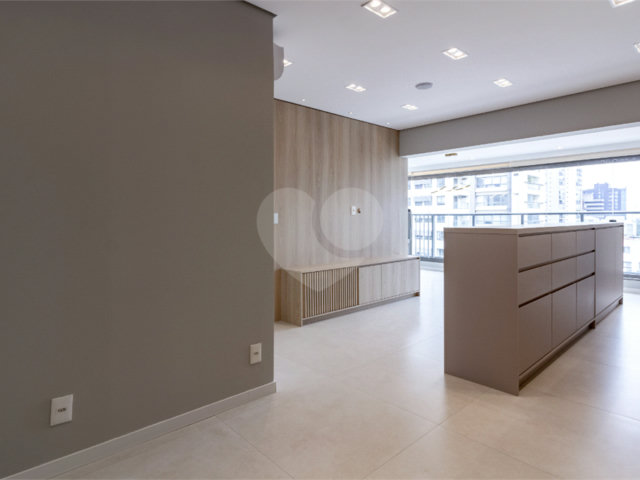 Apartamento à venda com 3 quartos, sendo 2 suítes,  em Brooklin, São Paulo, SP