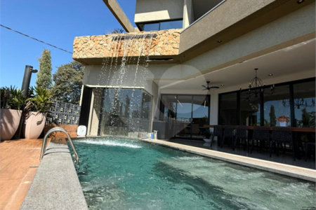 Casa à venda com 5 quartos, sendo 4 suítes,  em Village do Lago, Três Lagoas, MS