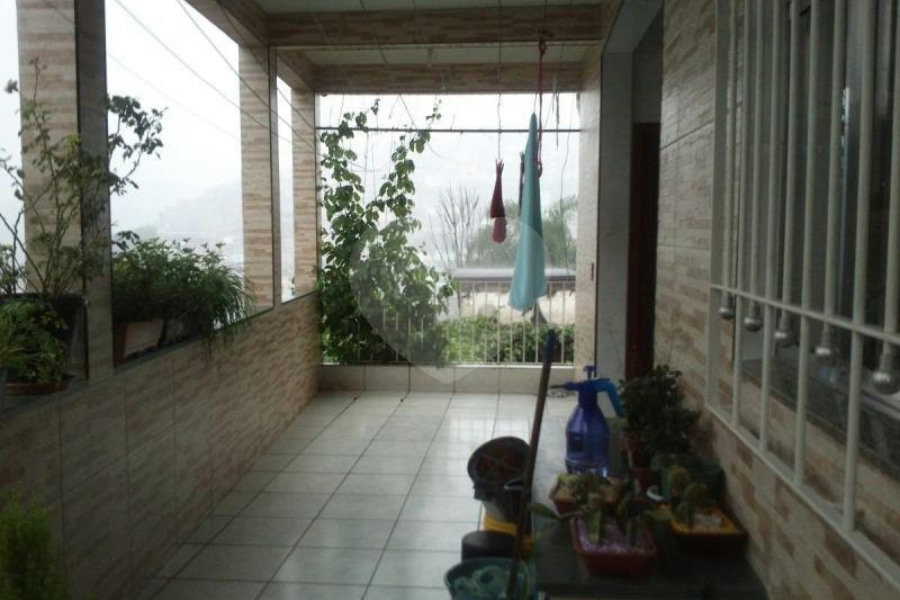 Sobrado à venda com 4 quartos, sendo 1 suíte, em Vila Nova Cachoeirinha, São Paulo, SP