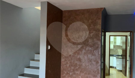 Sobrado à venda com 3 quartos, sendo 1 suíte,  em Vila do Castelo, São Paulo, SP