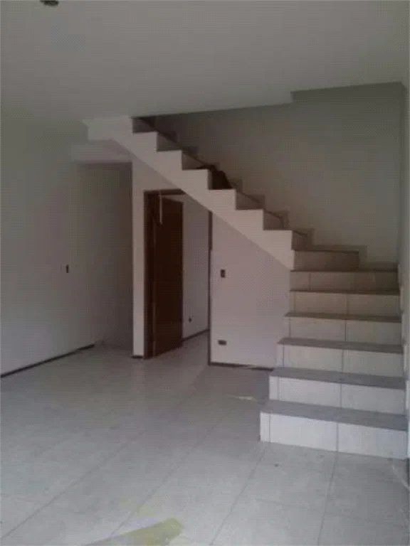 Sobrado à venda com 3 quartos, sendo 1 suíte,  em Jardim Monte Kemel, São Paulo, SP