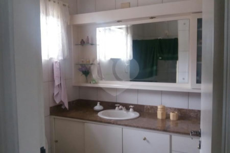 Sobrado à venda com 4 quartos, sendo 1 suíte,  em Santa Teresinha, São Paulo, SP