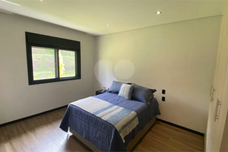 Casa térrea á venda no Condomínio Jardim das Palmeiras, Bragança Paulista.
