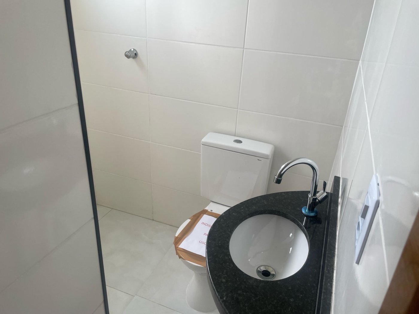 Casa de Vila à venda com 2 quartos, sendo 1 suíte, Pé na areia!!!