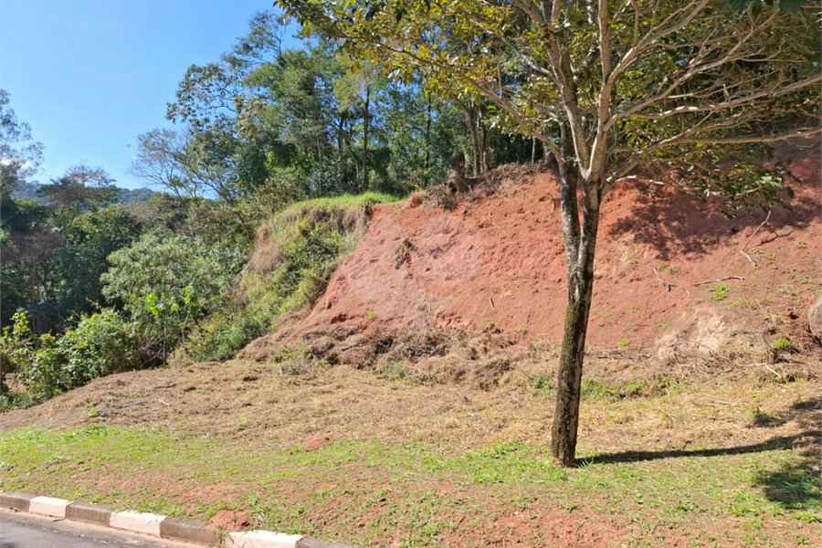 Terreno à venda no condomínio Itaguaçu da Cantareira, São Paulo - SP