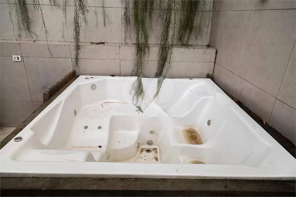 Casa à venda com 6 quartos, sendo 5 suítes,  em Vila do Encontro, São Paulo, SP
