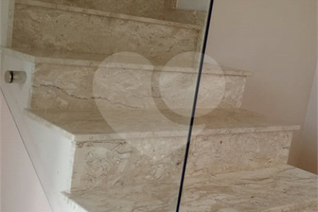Casa à venda com 3 suítes no condomínio Picollo, Louveira - SP