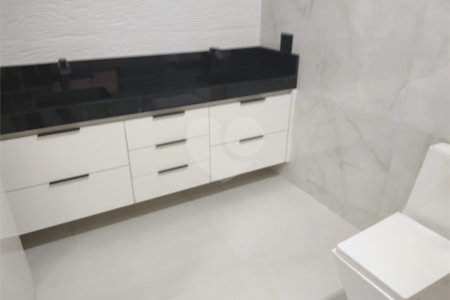Casa à venda com 3 quartos, sendo 1 suíte,  no condomínio Madre Maria Vilac, Valinhos - SP