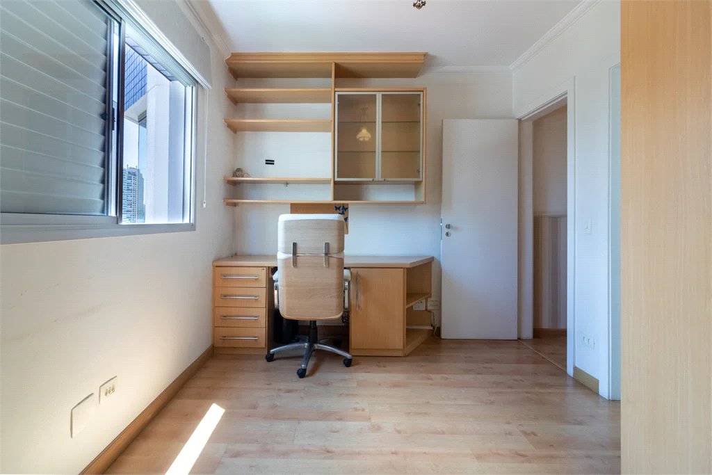 Apartamento à venda com 4 quartos, sendo 3 suítes, em Brooklin Paulista, São Paulo, SP